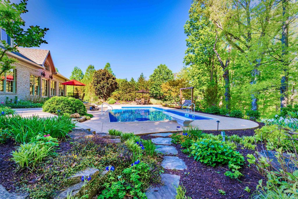 Photo of 11630 Cedarwood Court, Evansville, IN 47712 (MLS # 202614108)