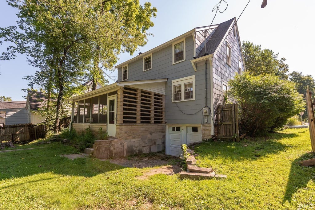 Photo of 526 S Mitchell Street, Bloomington, IN 47401 (MLS # 202632657)