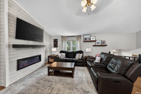 Tiny photo for 4137 Greenglade Court, South Bend, IN 46628 (MLS # 202615918)