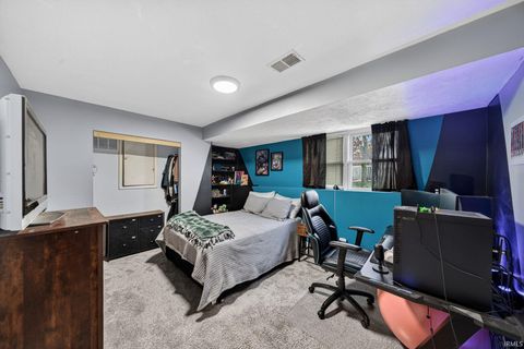 Tiny photo for 4137 Greenglade Court, South Bend, IN 46628 (MLS # 202615918)