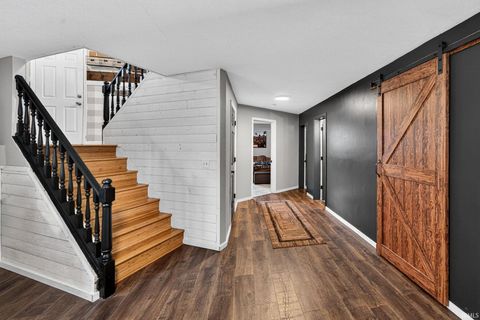 Tiny photo for 4137 Greenglade Court, South Bend, IN 46628 (MLS # 202615918)