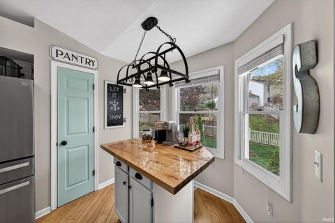 Tiny photo for 4137 Greenglade Court, South Bend, IN 46628 (MLS # 202615918)