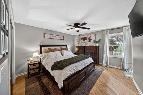 Tiny photo for 4137 Greenglade Court, South Bend, IN 46628 (MLS # 202615918)