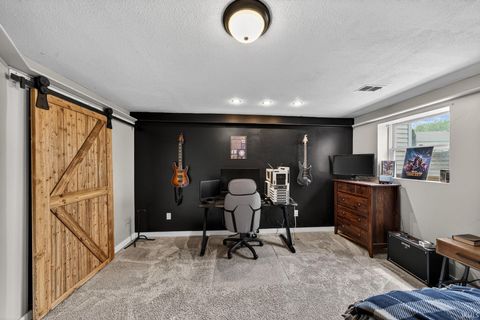 Tiny photo for 4137 Greenglade Court, South Bend, IN 46628 (MLS # 202615918)