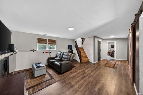 Tiny photo for 4137 Greenglade Court, South Bend, IN 46628 (MLS # 202615918)