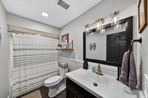 Tiny photo for 4137 Greenglade Court, South Bend, IN 46628 (MLS # 202615918)