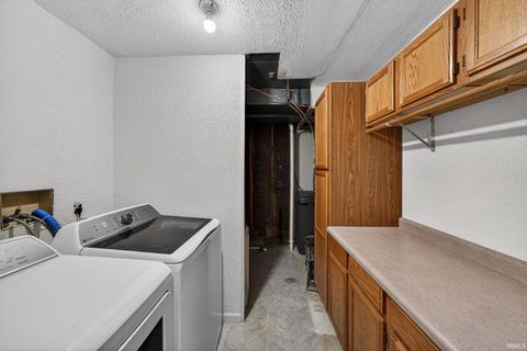 Tiny photo for 4137 Greenglade Court, South Bend, IN 46628 (MLS # 202615918)