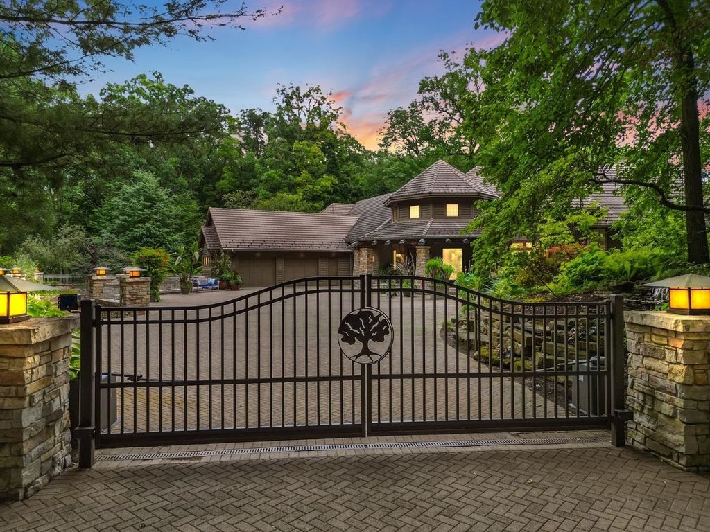 Photo of 142 EMS T35 Lane, Leesburg, IN 46538 (MLS # 202609646)