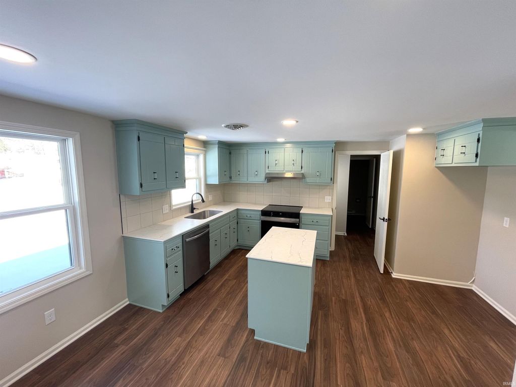 Photo of 4231 Cadena Court, Fort Wayne, IN 46815 (MLS # 202603039)