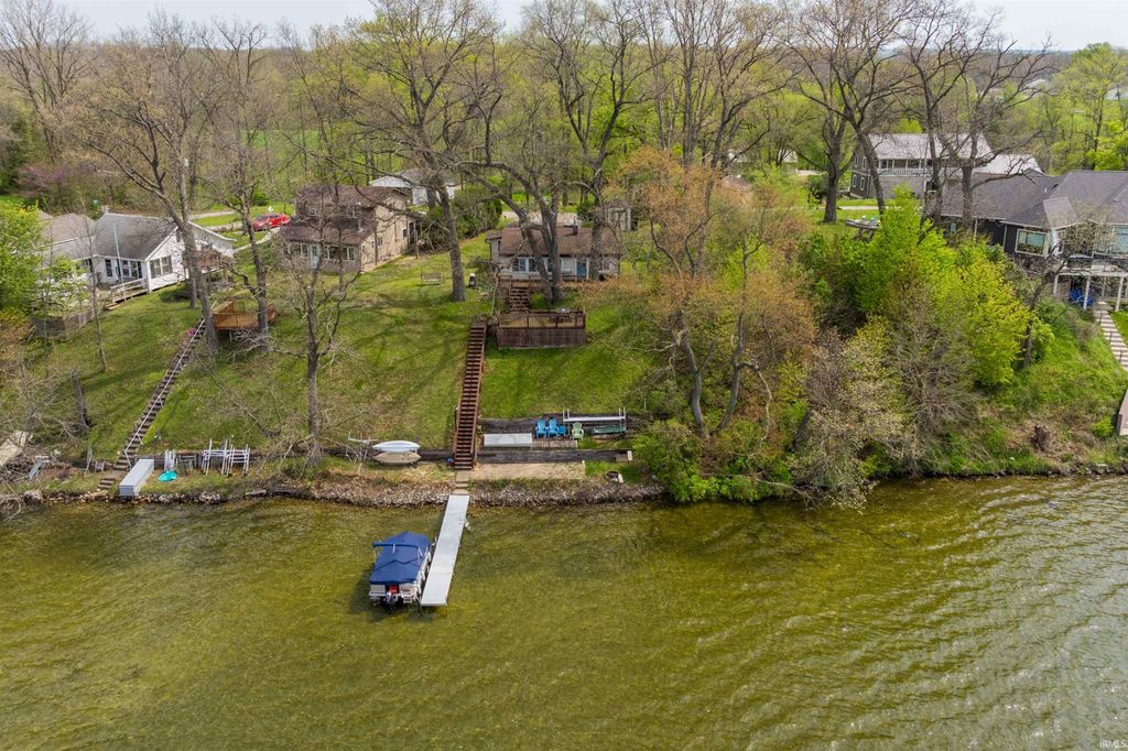 Photo of 4590 S 930 Road, Wolcottville, IN 46795 (MLS # 202615026)