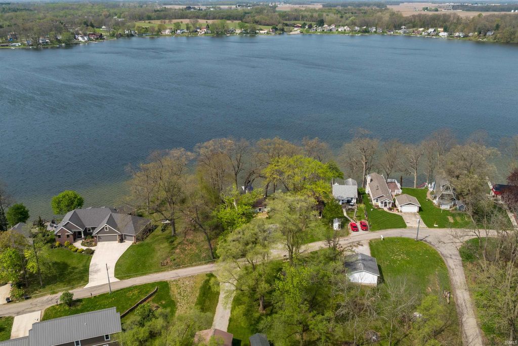 Photo of 4590 S 930 Road, Wolcottville, IN 46795 (MLS # 202615026)