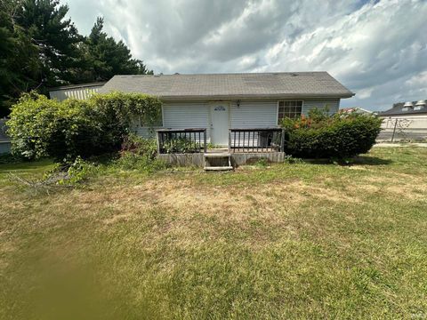 Photo of 131 Creekside Drive, Kokomo, IN 46902 (MLS # 202526075) Photo of 131 Creekside Drive, Kokomo, IN 46902 (MLS # 202526075)