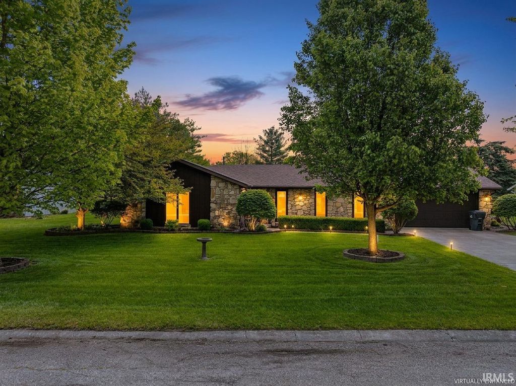 Photo of 7408 N Vickie Drive, Muncie, IN 47303 (MLS # 202617964)
