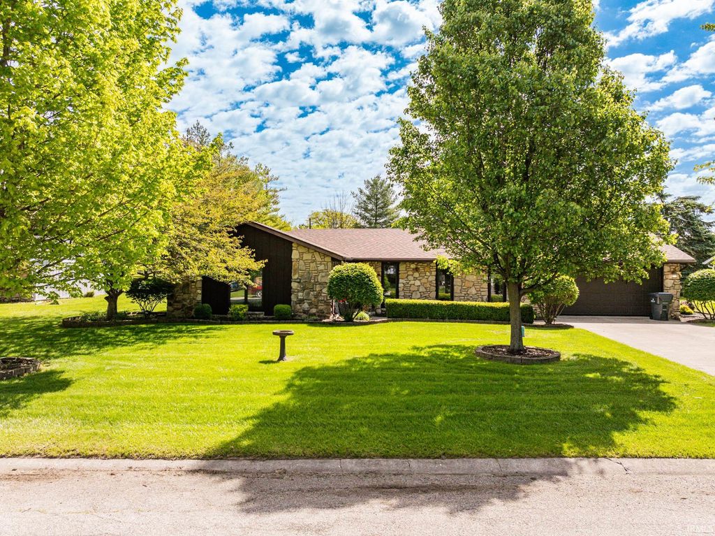 Photo of 7408 N Vickie Drive, Muncie, IN 47303 (MLS # 202617964)