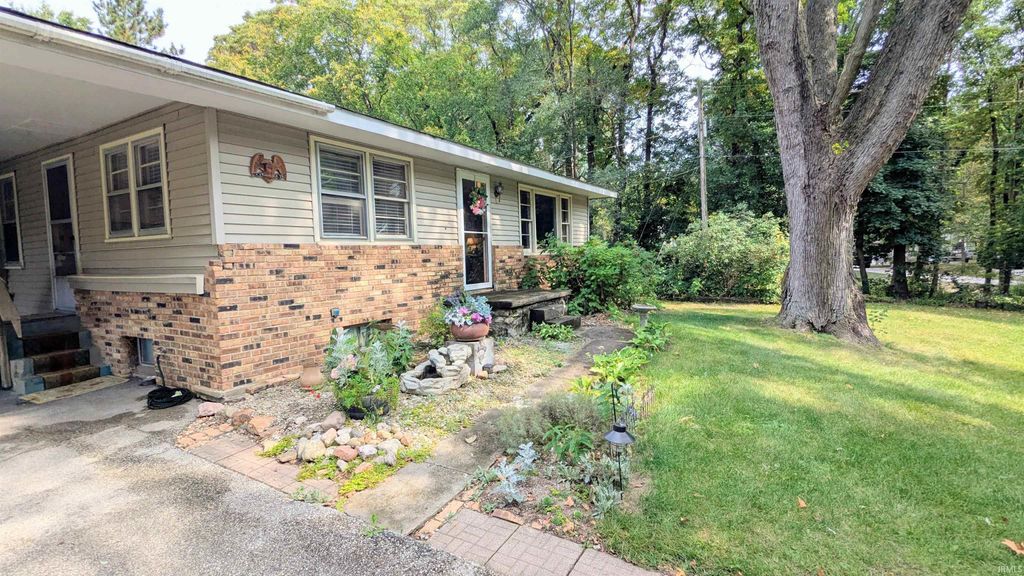 Photo of 2428 W Jefferson Street, Plymouth, IN 46563 (MLS # 202538225)