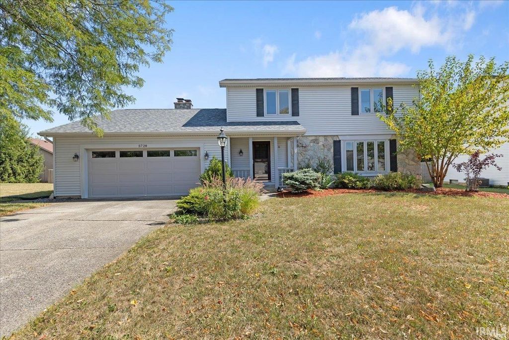 Photo of 5728 Lancashire Court, Fort Wayne, IN 46825 (MLS # 202538159)
