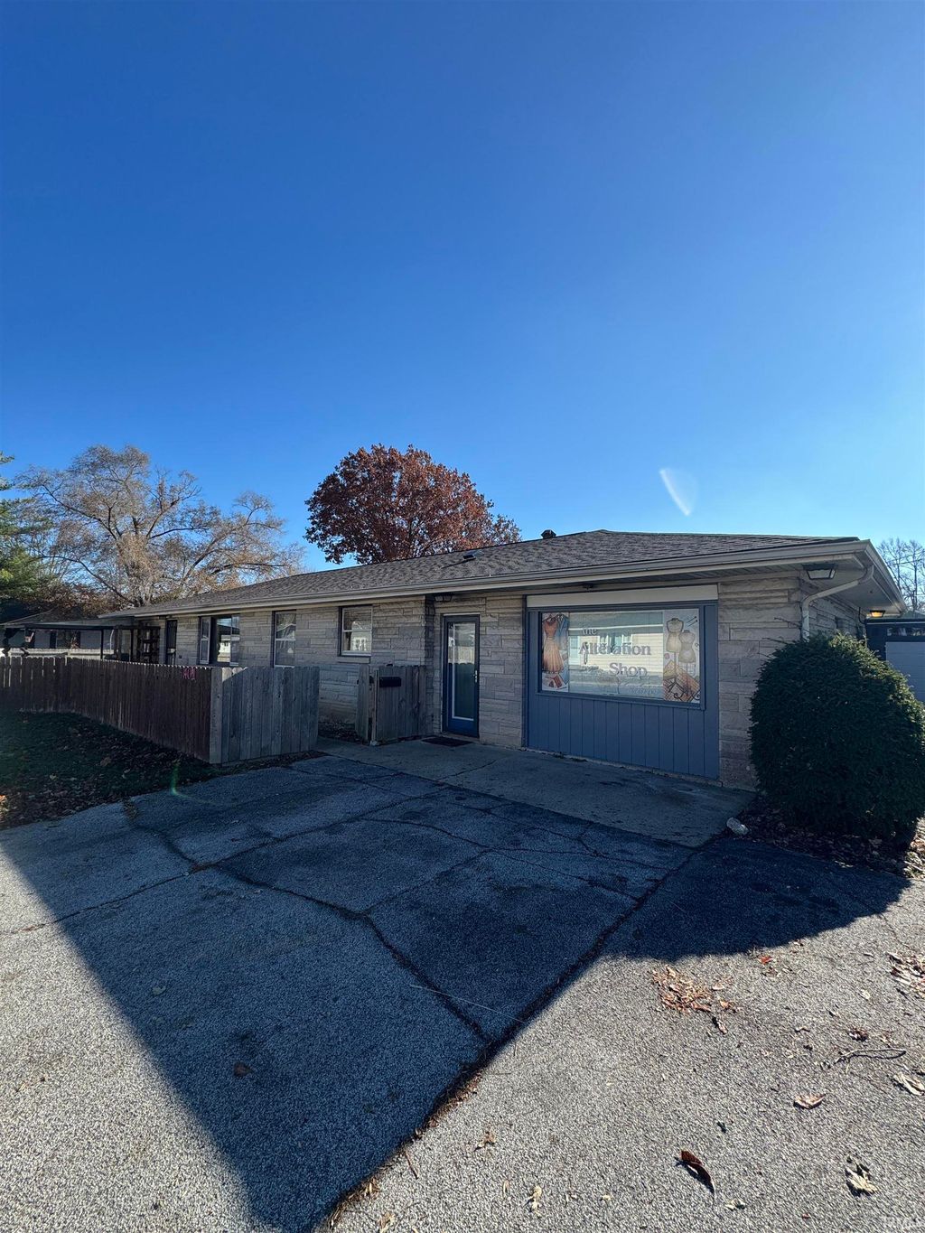 Photo of 401 W 39th Street, Marion, IN 46953 (MLS # 202543290)