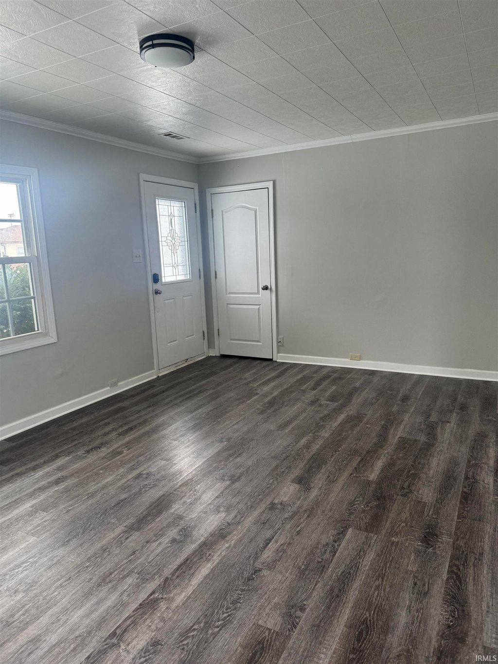 Photo of 2107 W 8Th Street, Marion, IN 46953 (MLS # 202603995)