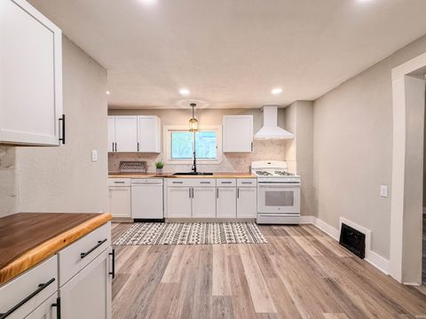Tiny photo for 4025 Tacoma Avenue, Fort Wayne, IN 46807 (MLS # 202615862)