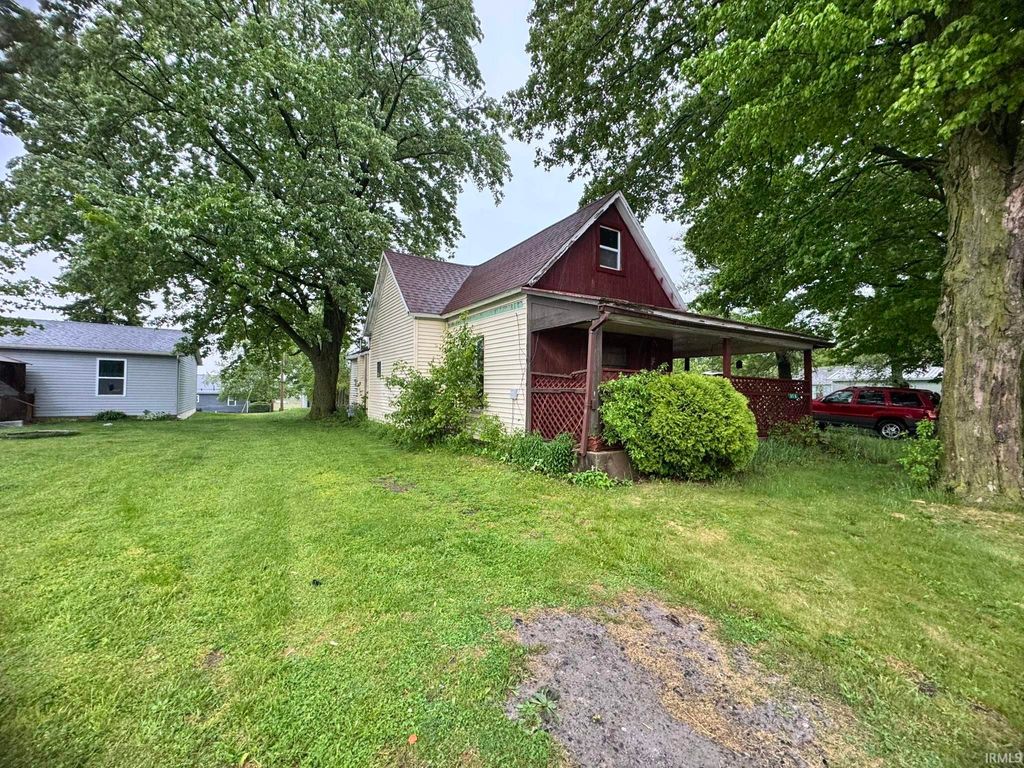 Photo of 315 W Lincoln Street, Ashley, IN 46706 (MLS # 202619073)