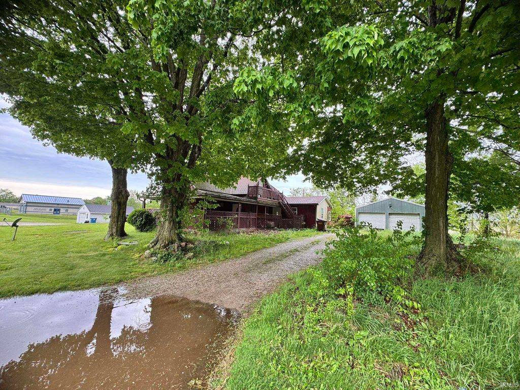 Photo of 315 W Lincoln Street, Ashley, IN 46706 (MLS # 202619073)