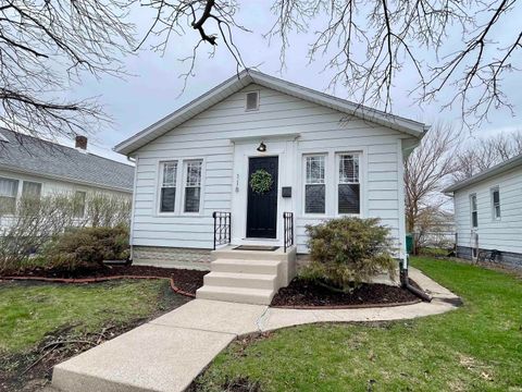 Photo of 118 W 12Th Street, Mishawaka, IN 46544 (MLS # 202610370)