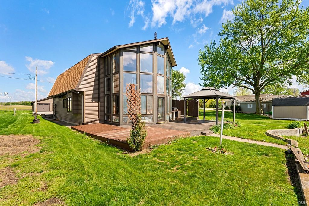 Photo of 33 E Ireland Drive, North Manchester, IN 46962 (MLS # 202617134)