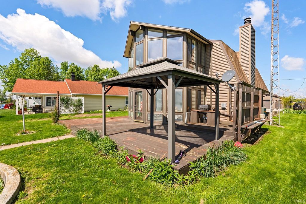 Photo of 33 E Ireland Drive, North Manchester, IN 46962 (MLS # 202617134)