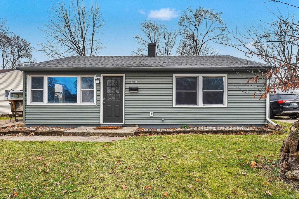 Photo of 610 Manchester Drive, South Bend, IN 46615 (MLS # 202601893)