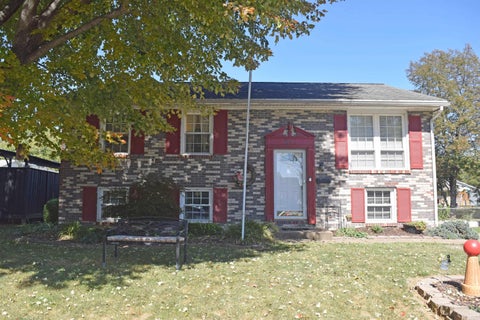 Photo of 811 Hartford Court, Evansville, IN 47710 (MLS # 202637008)