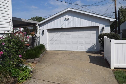Tiny photo for 811 Hartford Court, Evansville, IN 47710 (MLS # 202637008)