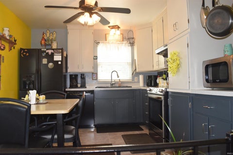 Tiny photo for 811 Hartford Court, Evansville, IN 47710 (MLS # 202637008)