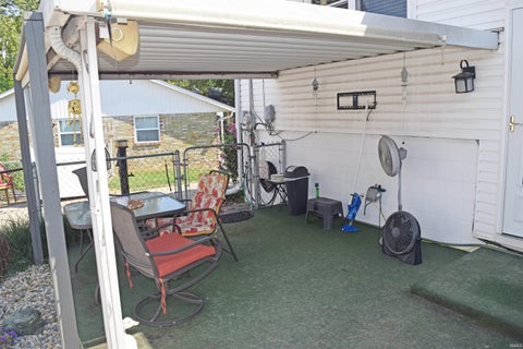 Tiny photo for 811 Hartford Court, Evansville, IN 47710 (MLS # 202637008)