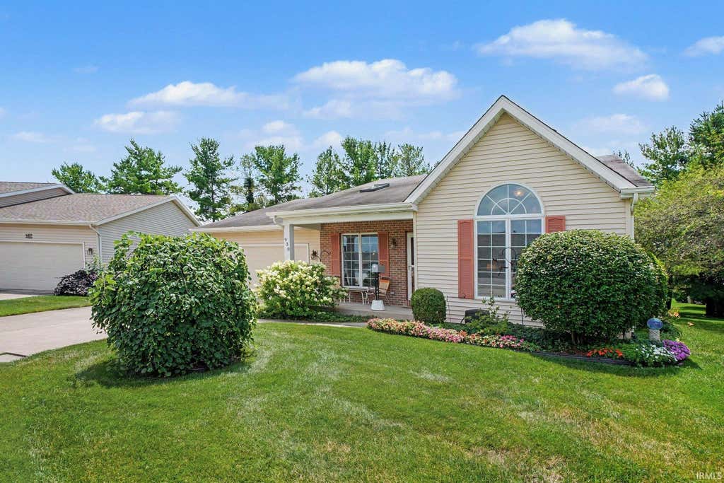 Photo of 930 Fredericksburg Court, South Bend, IN 46614 (MLS # 202634636)