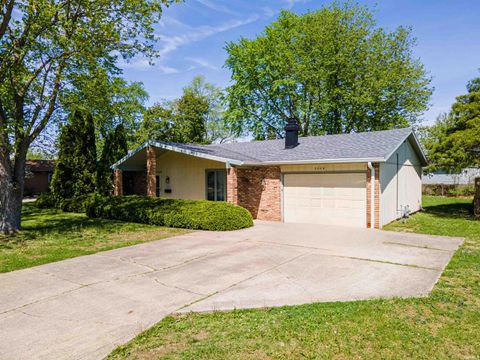 Photo of 2008 W Bryden Road, Muncie, IN 47304 (MLS # 202613795)