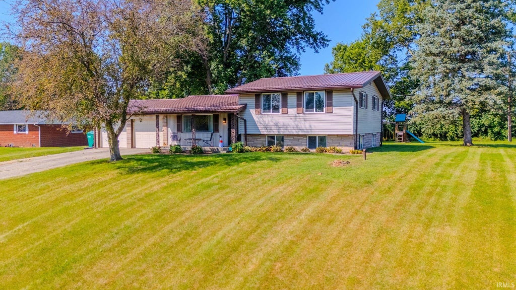 Photo of 3925 N Avalon Drive, Marion, IN 46952 (MLS # 202636272)