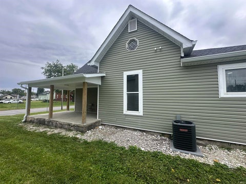 Tiny photo for 1426 W 2nd Street, Marion, IN 46952 (MLS # 202621200)