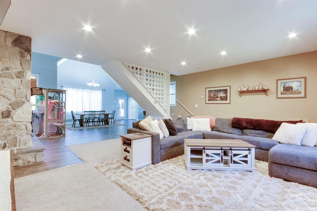 Photo of 699 N Deer Lake Drive, Bloomfield, IN 47424 (MLS # 202543380)