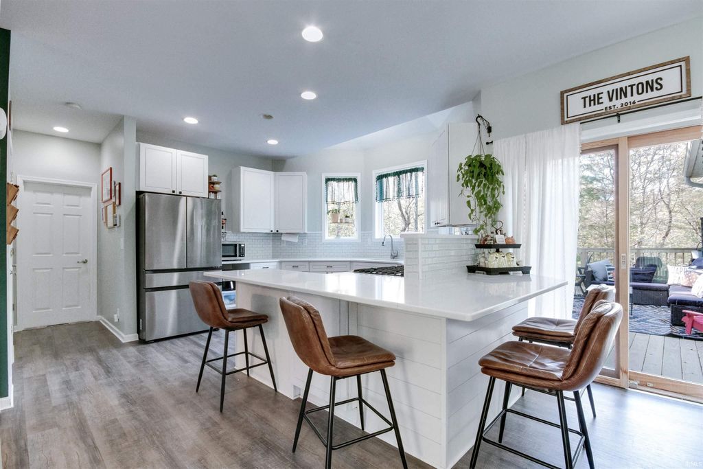 Photo of 699 N Deer Lake Drive, Bloomfield, IN 47424 (MLS # 202543380)