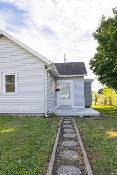 Tiny photo for 2509 Vine Street, New Castle, IN 47362 (MLS # 202639975)
