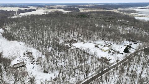 Photo of 3542 W Division Road, Peru, IN 46970 (MLS # 202549598)