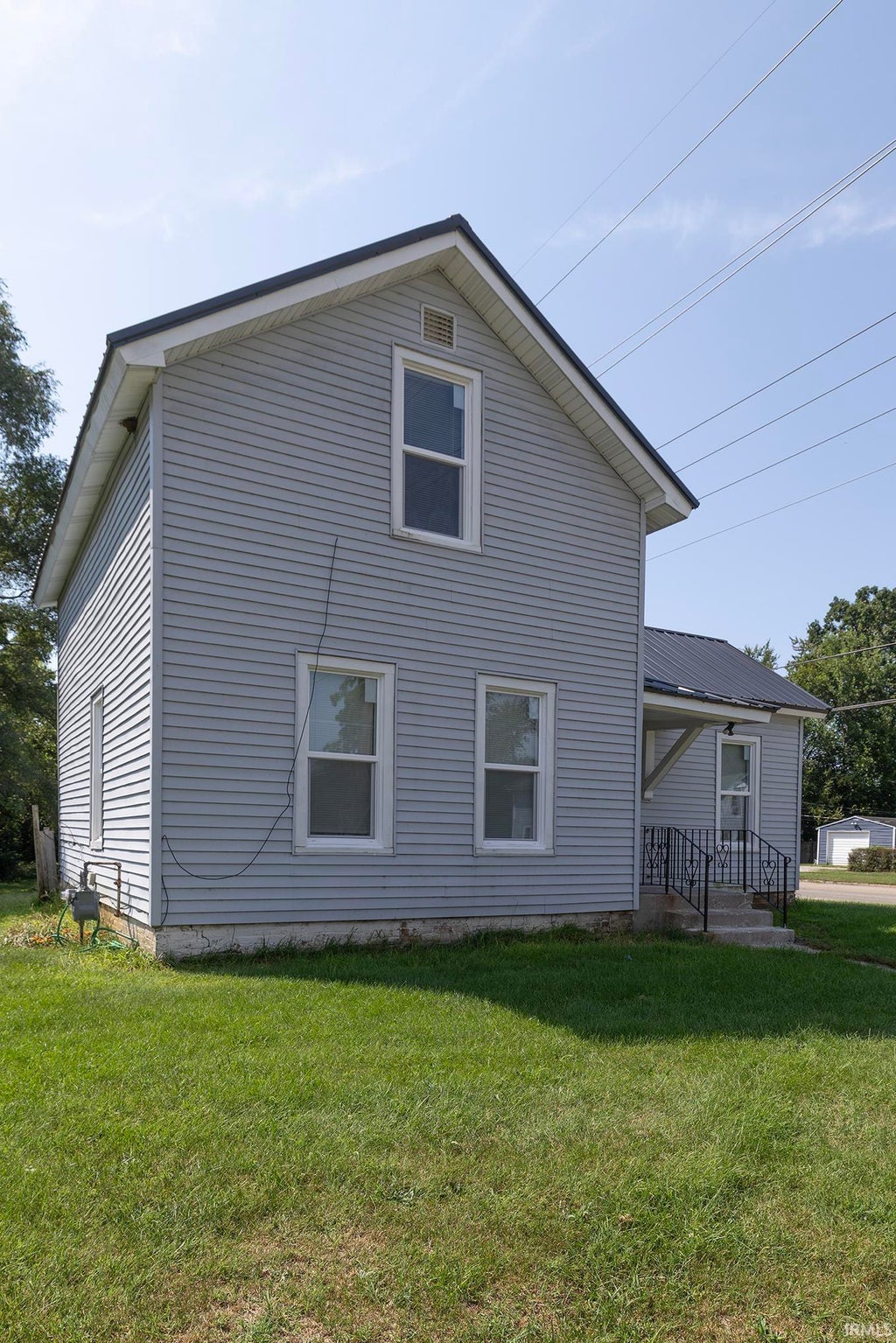Photo of 601 Aspenwald Ave, Elkhart, IN 46516 (MLS # 202636685)