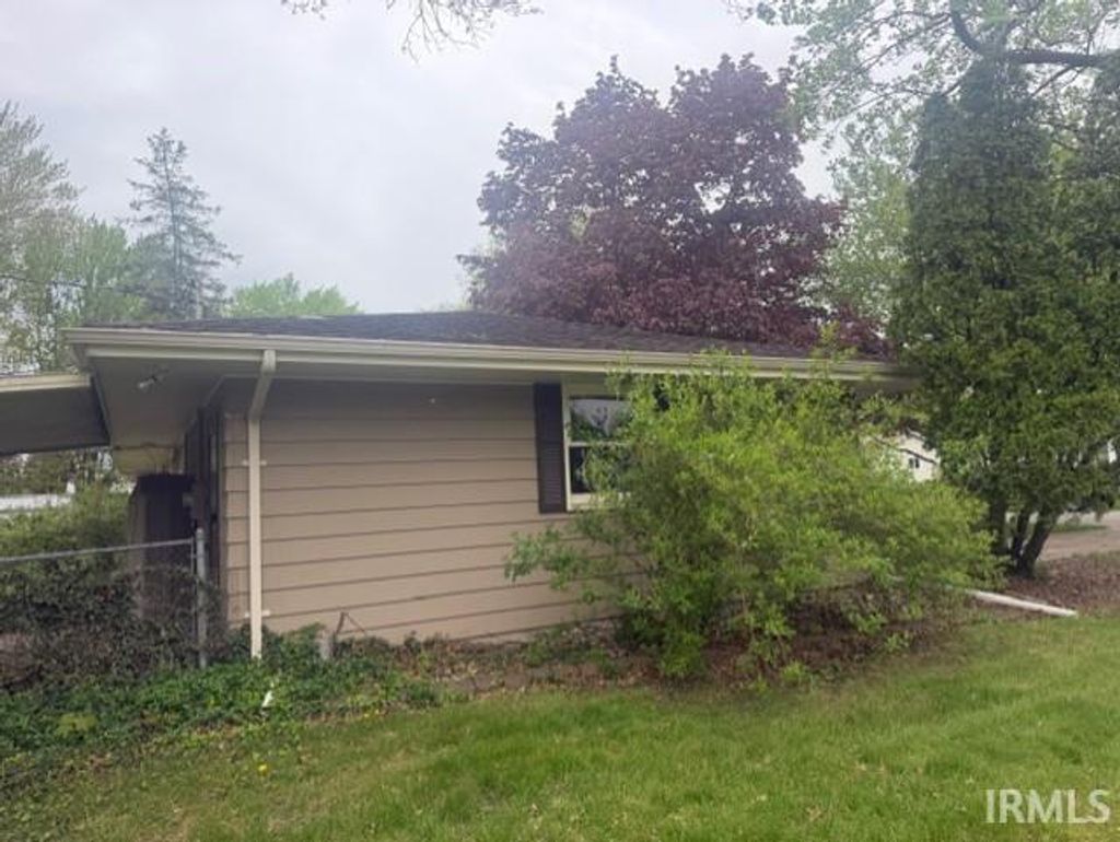 Photo of 1305 Laurel Street, Elkhart, IN 46514 (MLS # 202617140)