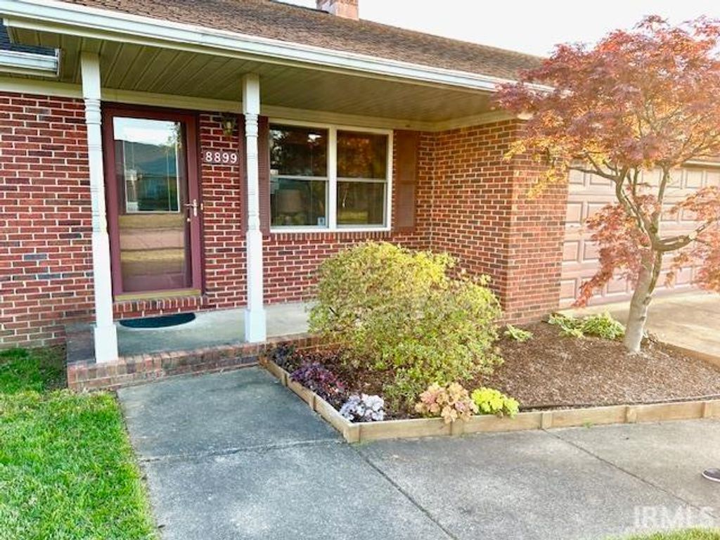 Photo of 8899 Nevada Drive, Newburgh, IN 47630 (MLS # 202611768)