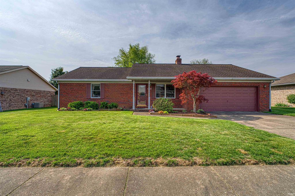 Photo of 8899 Nevada Drive, Newburgh, IN 47630 (MLS # 202611768)