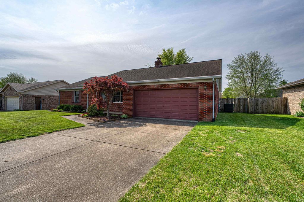 Photo of 8899 Nevada Drive, Newburgh, IN 47630 (MLS # 202611768)