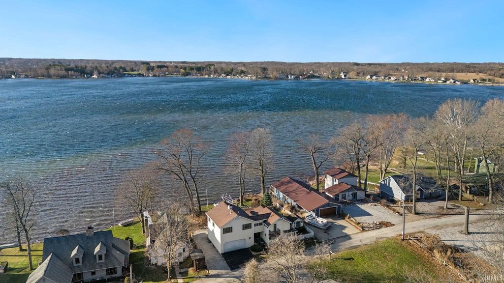 Photo of 9260 E 430 S, Wolcottville, IN 46795 (MLS # 202608867)