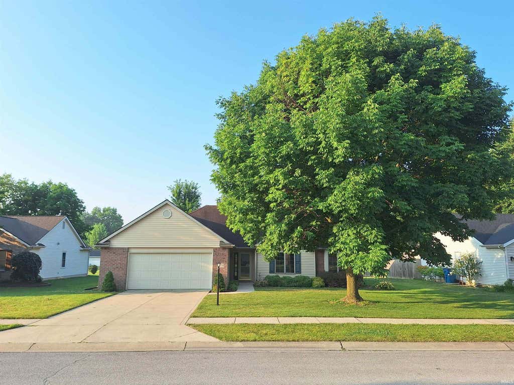 Photo of 9678 Pawnee Way, New Haven, IN 46774 (MLS # 202629116)