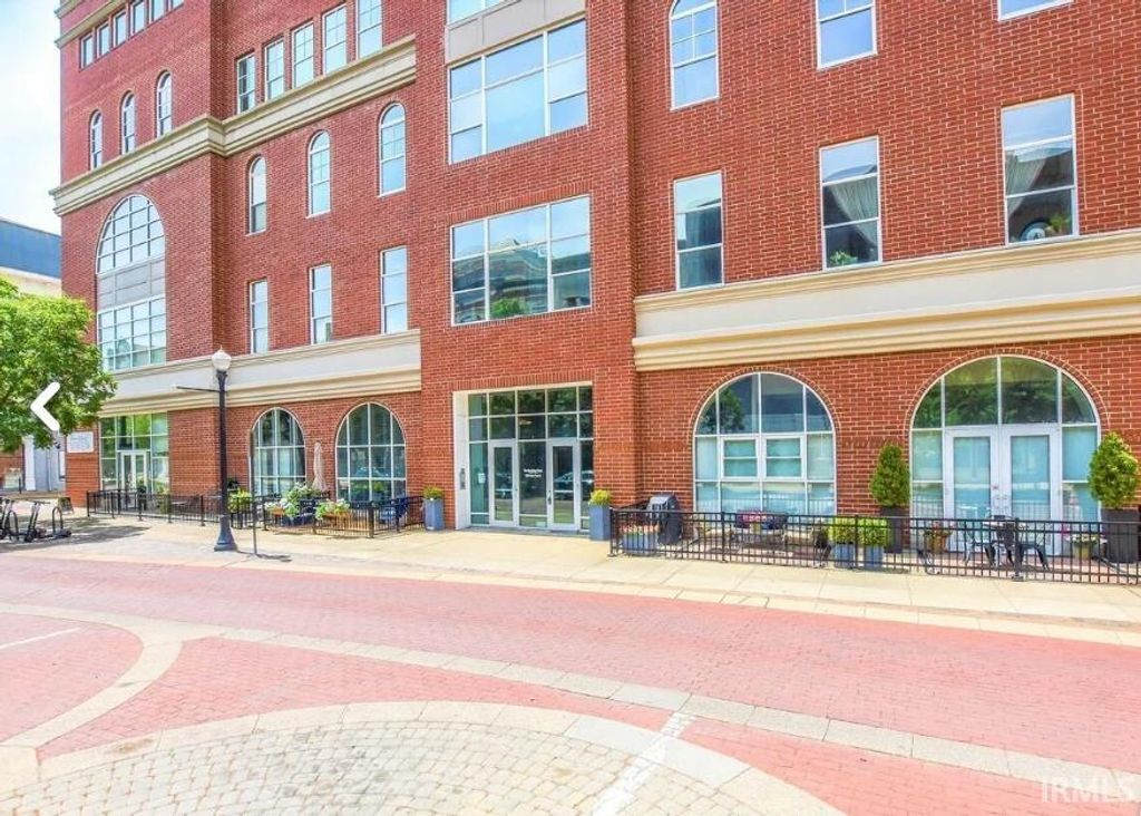 Photo of 300 Main Street #4H, Evansville, IN 47708 (MLS # 202601258)