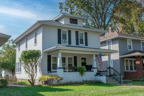 Photo of 328 Parkovash Avenue, South Bend, IN 46617 (MLS # 202541063)